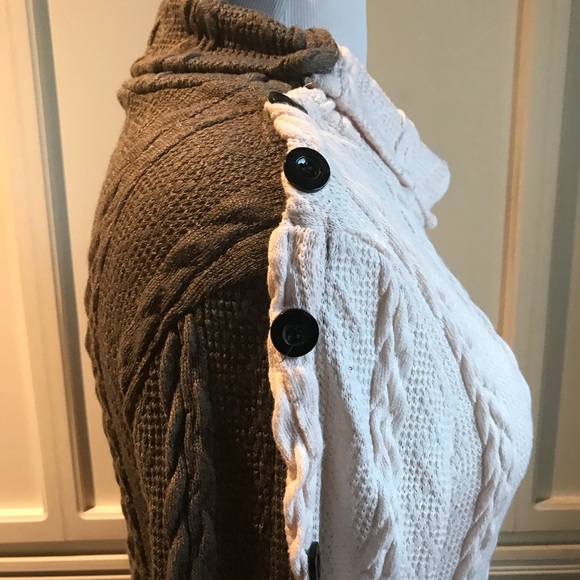 Sweater with 2 Colors - Picture 7 of 8